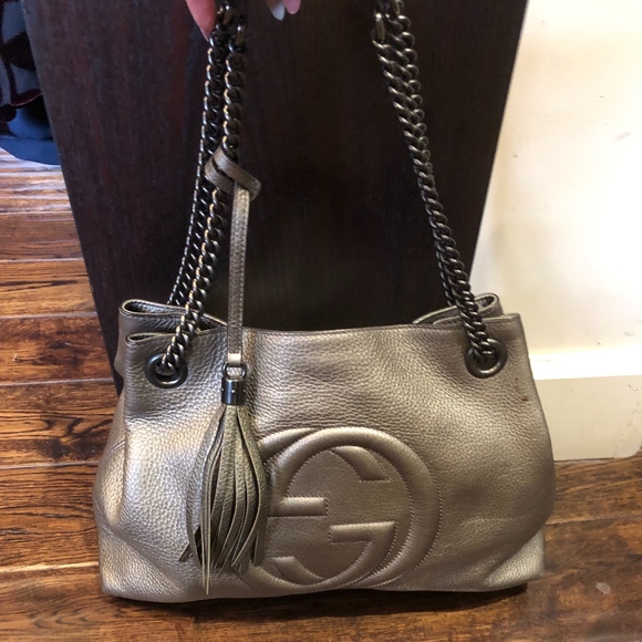 gucci pebbled calfskin medium soho chain shoulder bag black